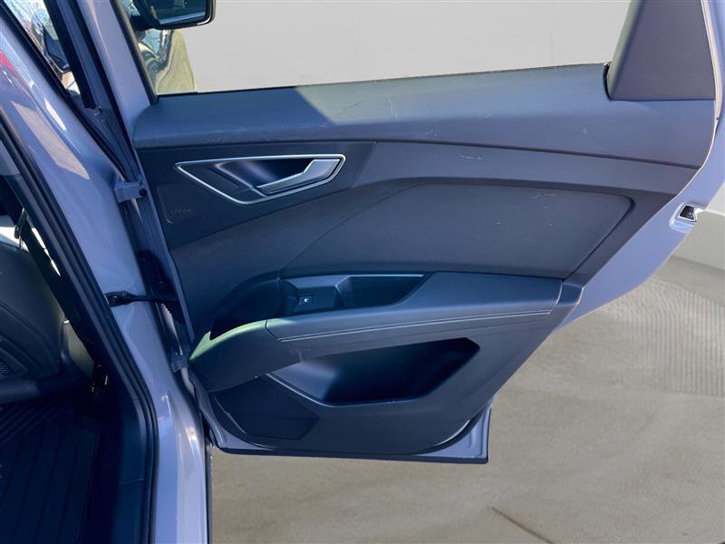 Used 2022 Audi Q4 e-tron Prestige image 25