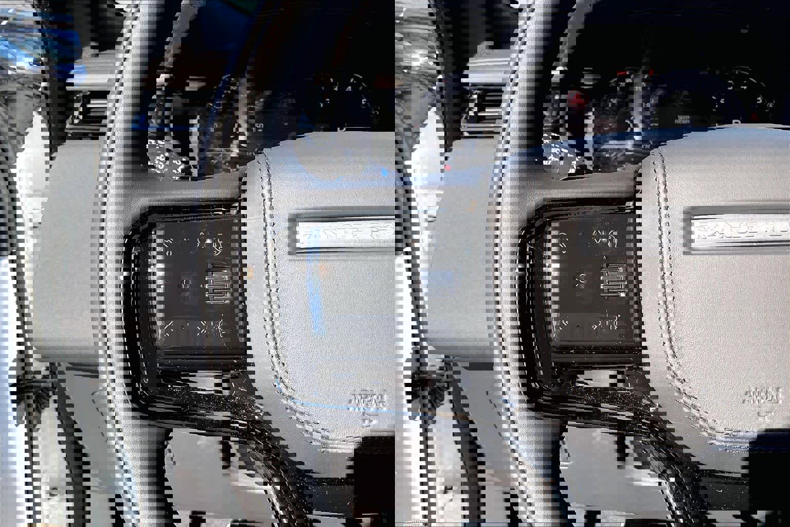 New 2026 Land Rover Range Rover Velar Dynamic SE image 17