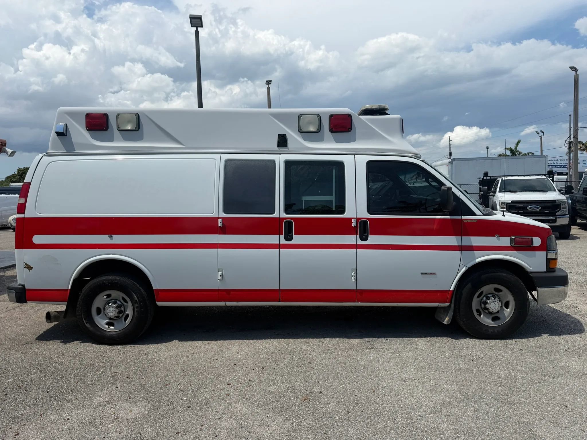 Used 2016 Chevrolet Express 3500 Extended w/ Ambulance Package RWD image 10