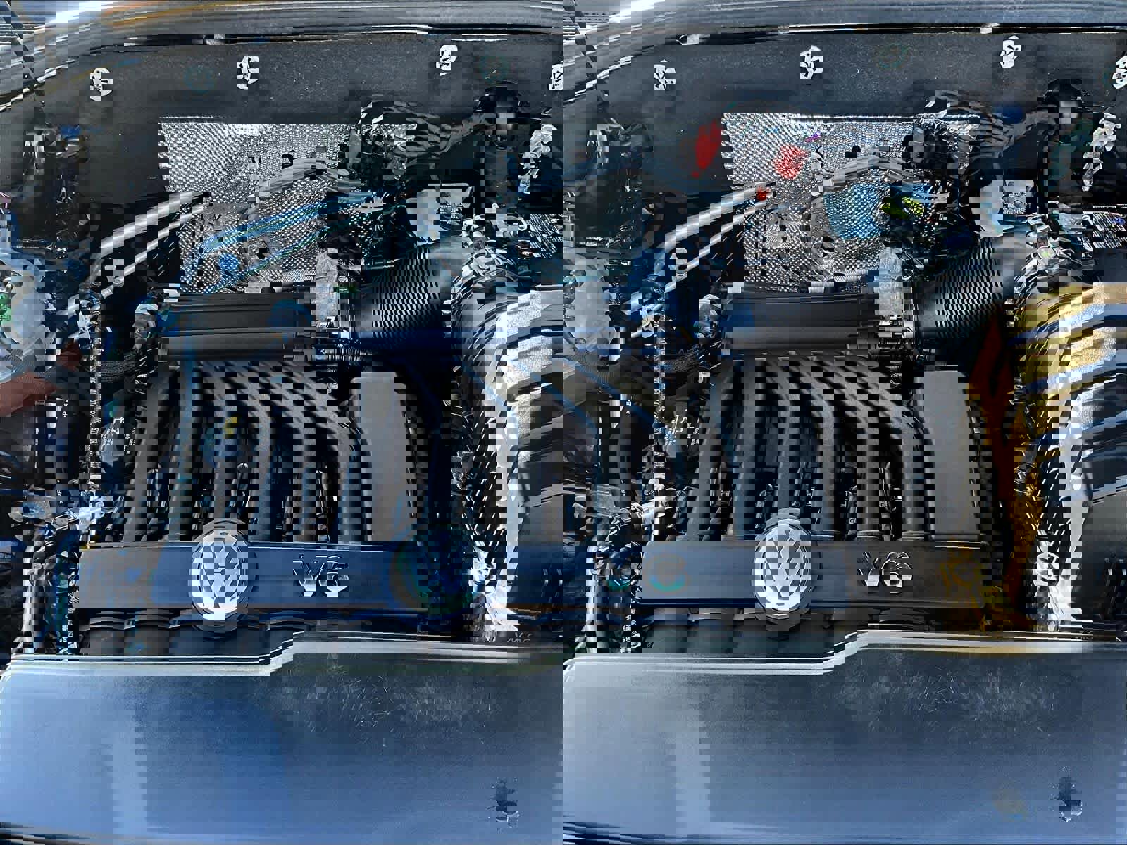 Used 2021 Volkswagen Atlas Cross Sport SEL Premium image 33