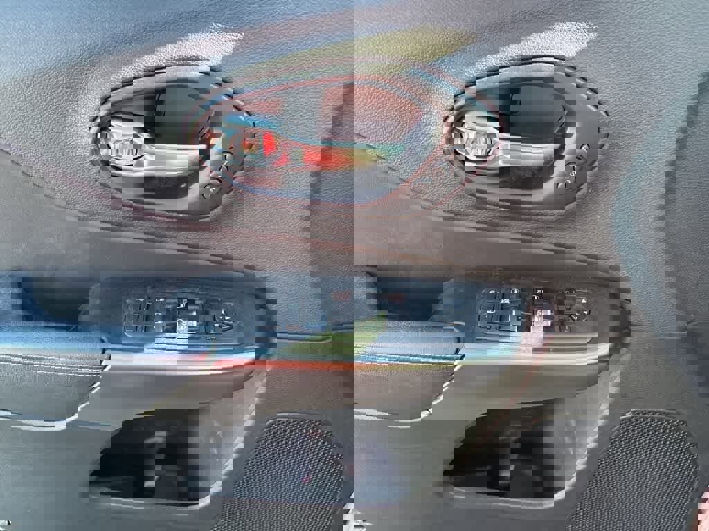 Used 2019 Jeep Cherokee Limited image 10