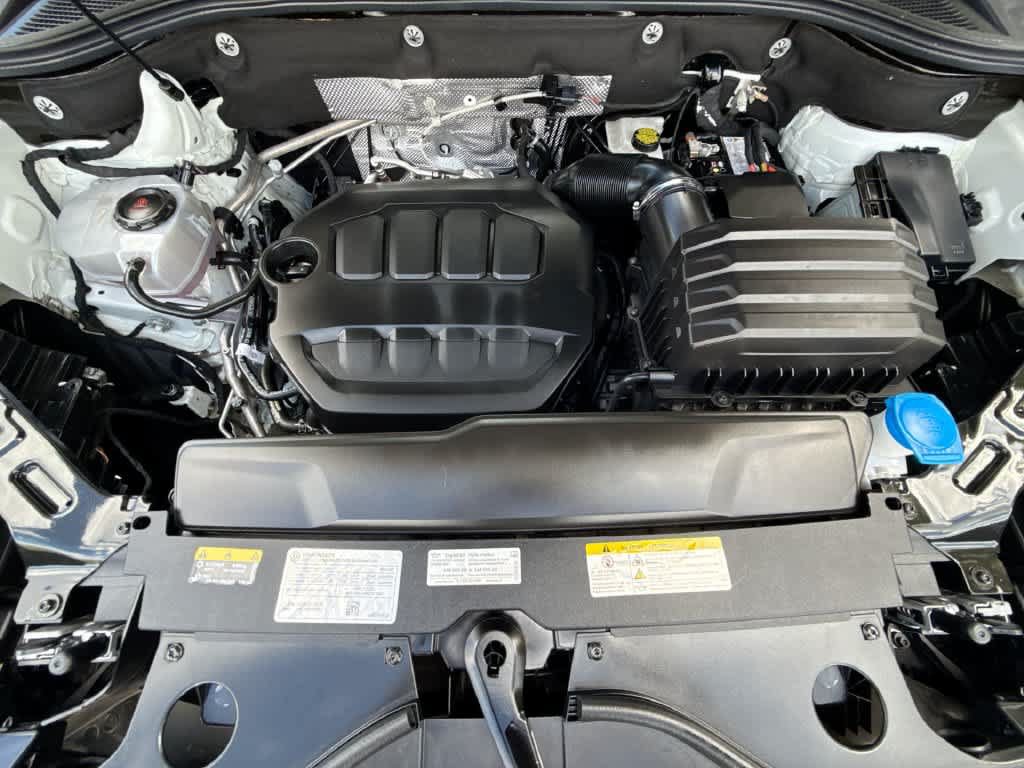 Certified 2025 Volkswagen Atlas Cross Sport SE FWD image 12