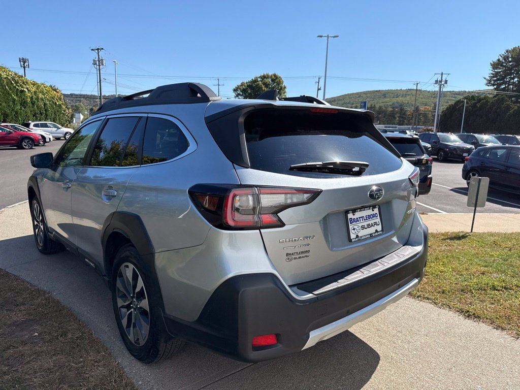 Used 2023 Subaru Outback Limited AWD/4WD image 6