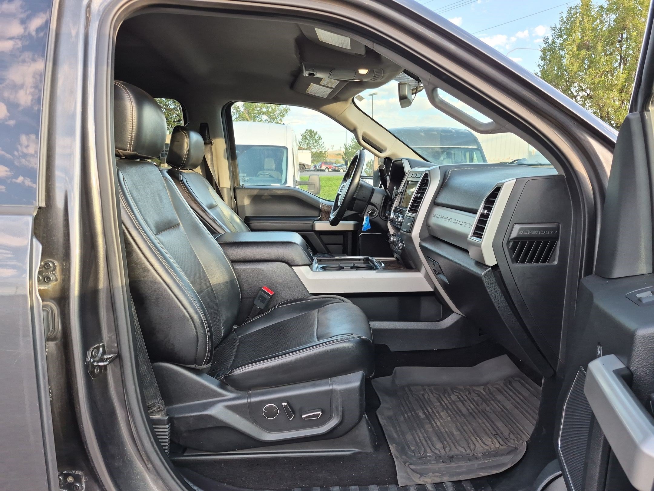 Used 2019 Ford F250 Lariat AWD/4WD image 32