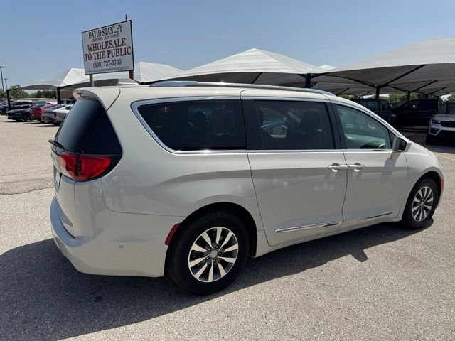 Used 2020 Chrysler Pacifica Touring-L Plus FWD image 6