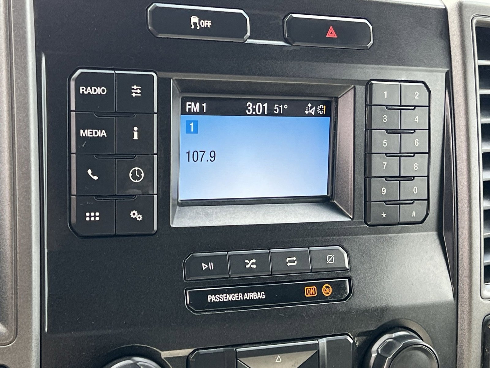 Used 2022 Ford F550 4x4 Regular Cab Super Duty image 17