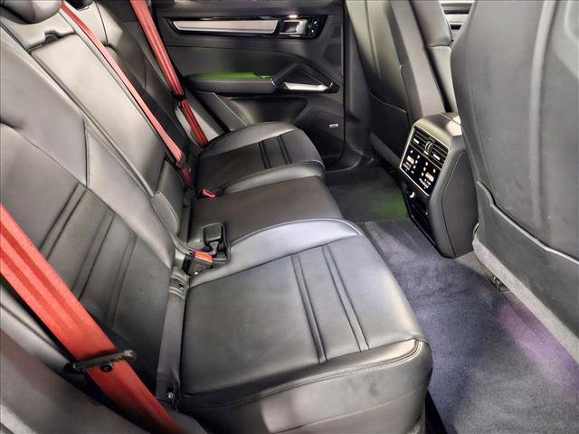Used 2019 Porsche Cayenne Turbo image 20
