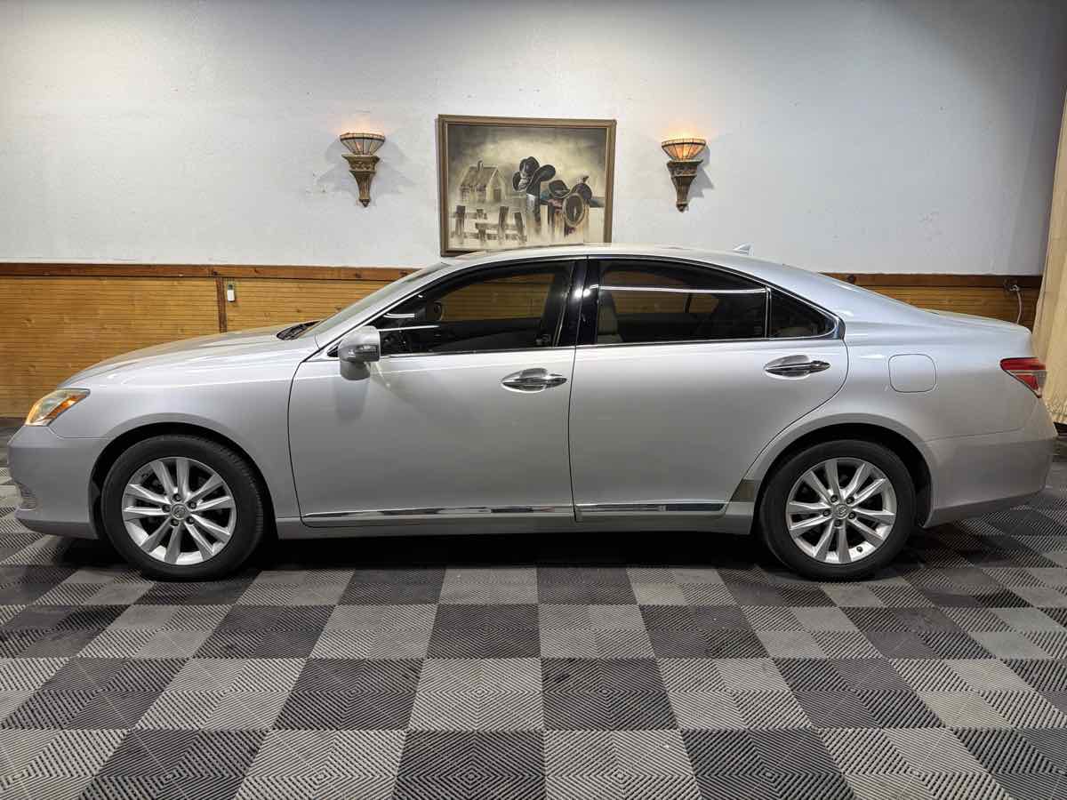 Used 2010 Lexus ES 350 image 2