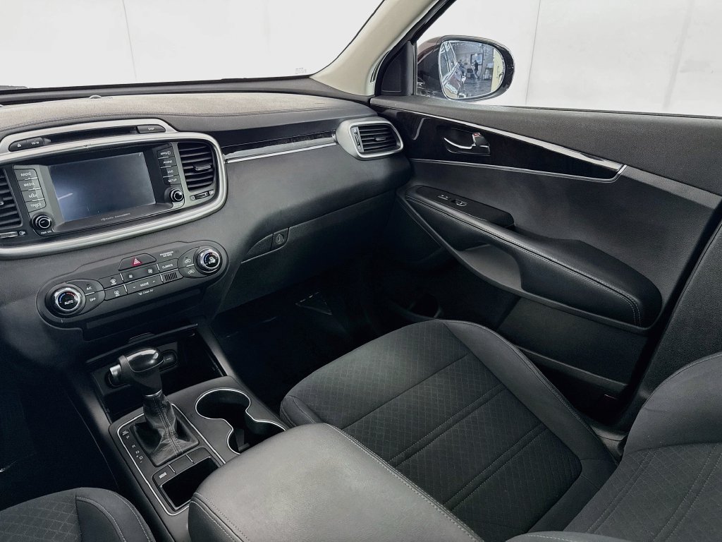 Used 2018 Kia Sorento FWD image 22