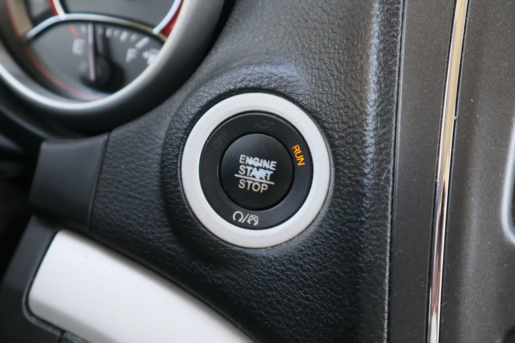 Used 2019 Dodge Journey SE FWD image 16