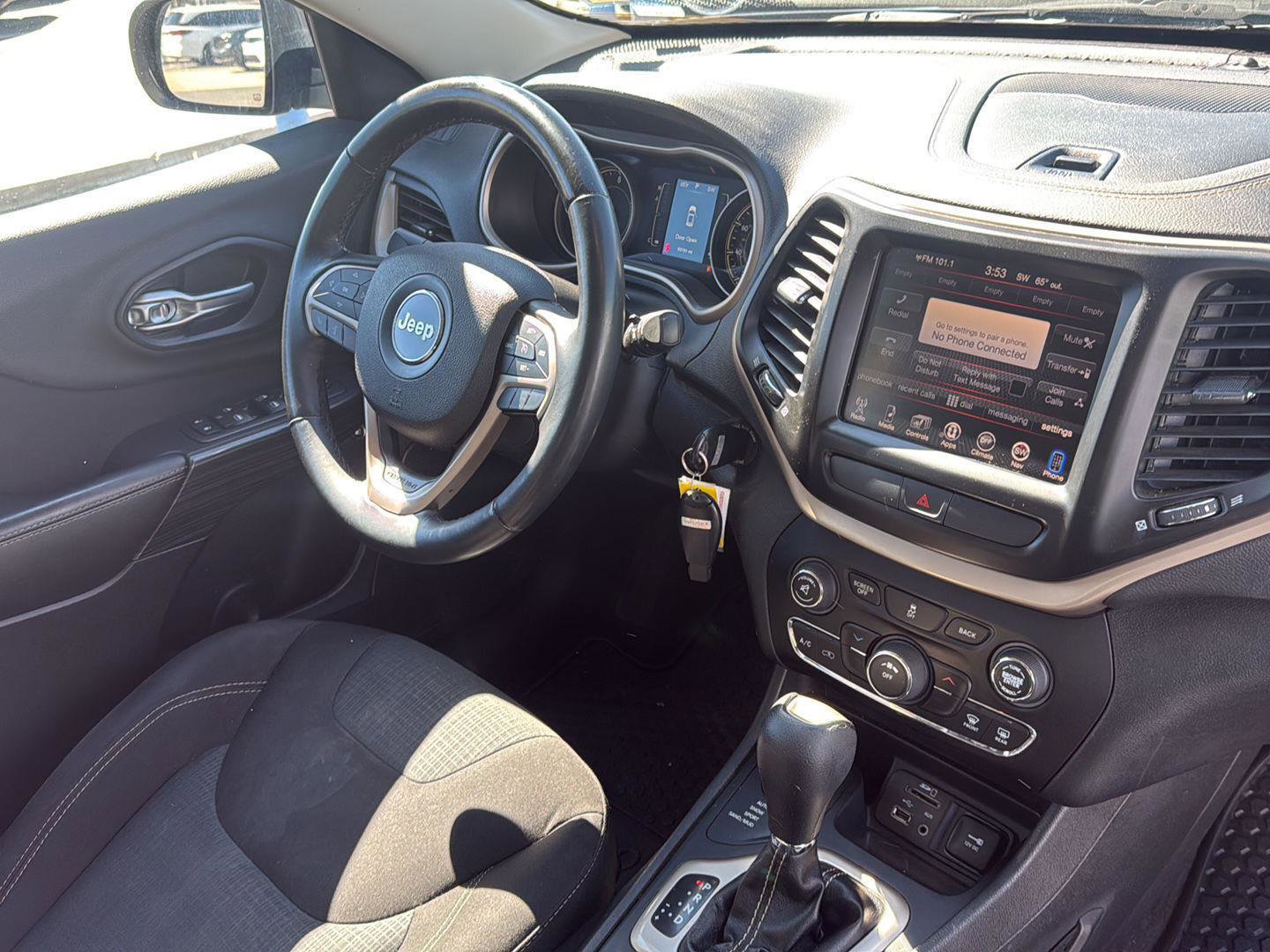 Used 2016 Jeep Cherokee Latitude w/ Cold Weather Group image 33