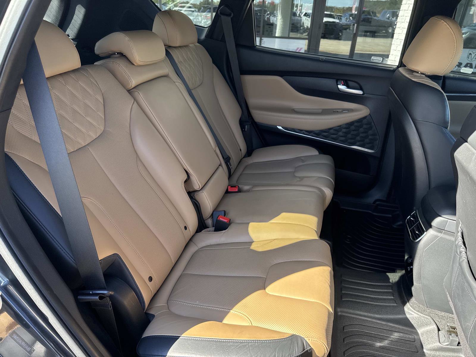 Used 2023 Hyundai Santa Fe Calligraphy image 9