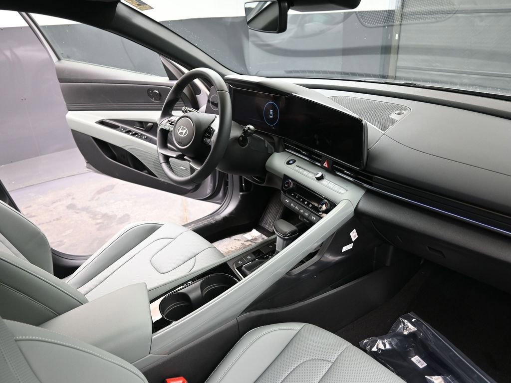 New 2026 Hyundai Elantra Limited image 12