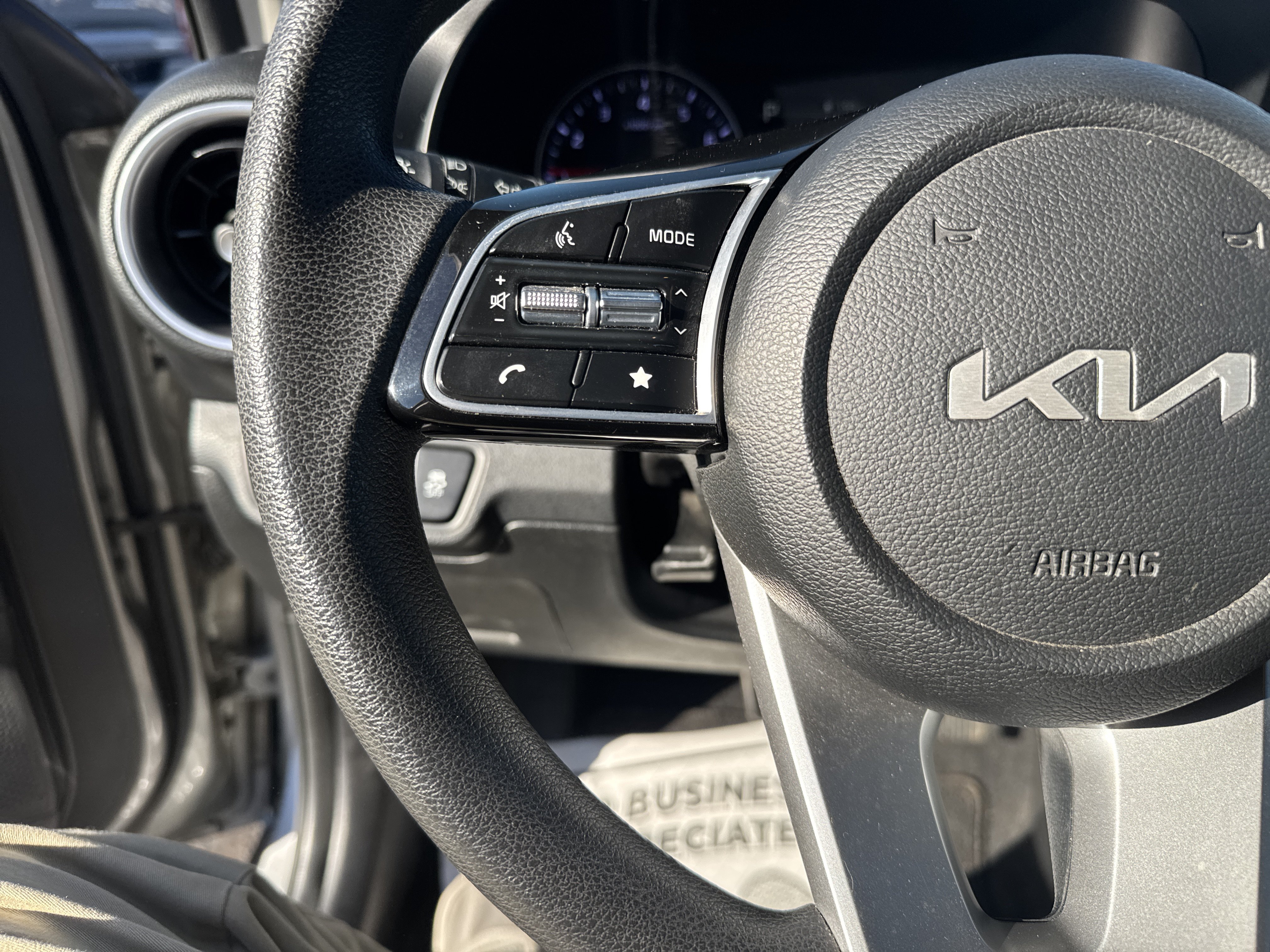 Used 2023 Kia Forte LXS w/ LXS Technology Package FWD image 18