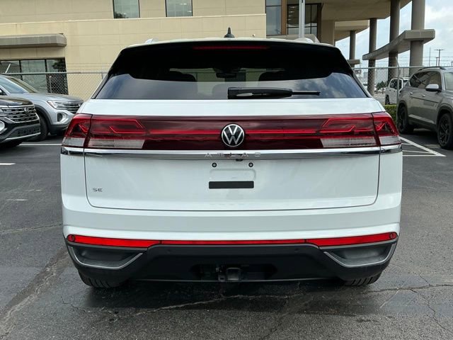 Certified 2025 Volkswagen Atlas Cross Sport SE image 4