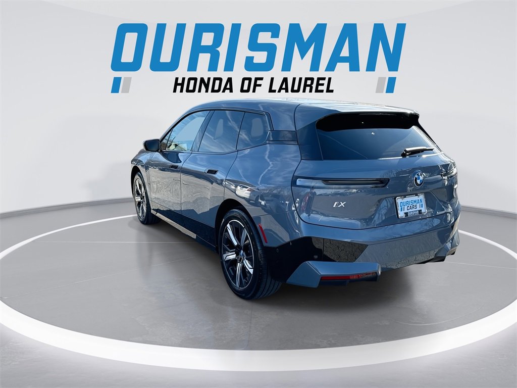 Used 2023 BMW iX xDrive50 w/ Sport Package image 6