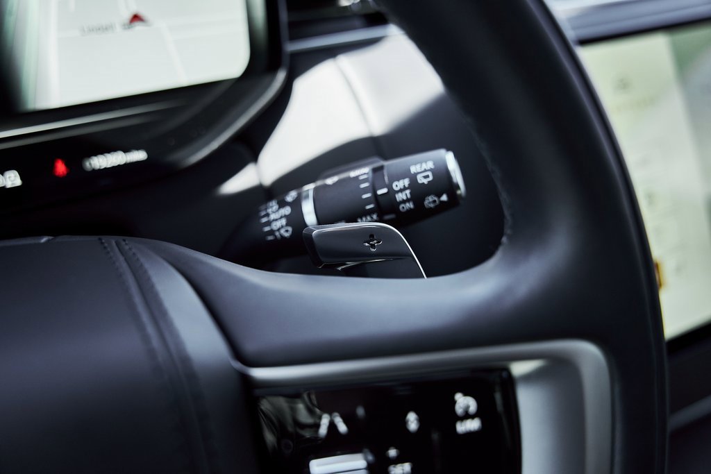 Used 2024 Land Rover Range Rover SE image 52