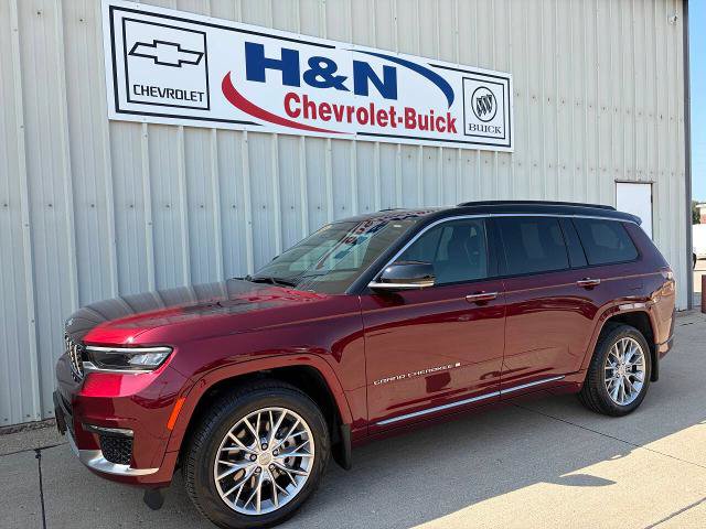 Used 2025 Jeep Grand Cherokee L Summit w/ Luxury Tech Group V AWD/4WD image 1