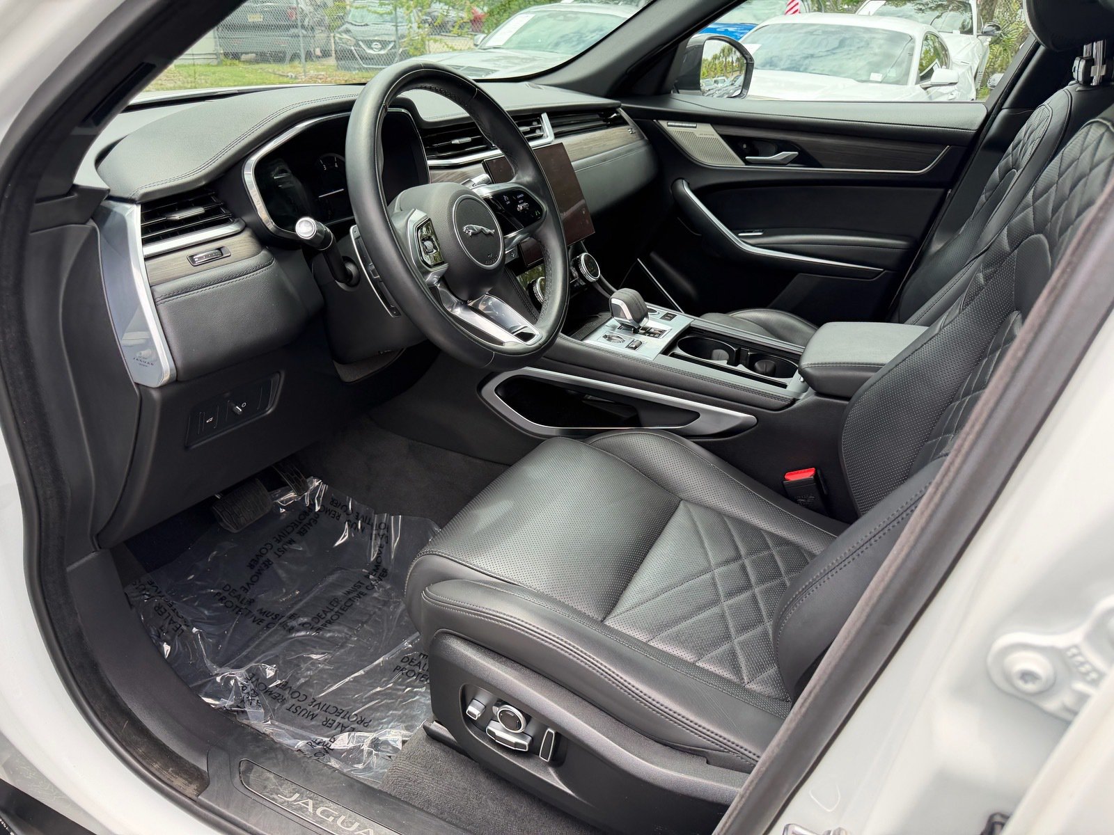 Used 2022 Jaguar F-PACE S AWD/4WD image 11