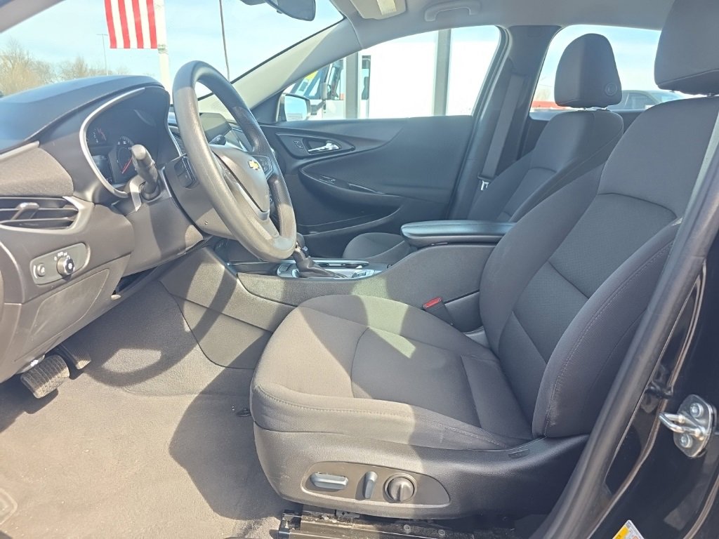 Used 2023 Chevrolet Malibu LT image 11