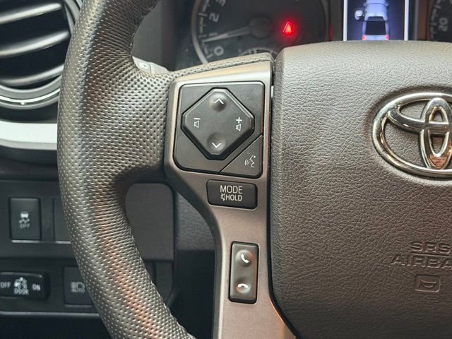 Used 2022 Toyota Tacoma TRD Off-Road AWD/4WD image 17
