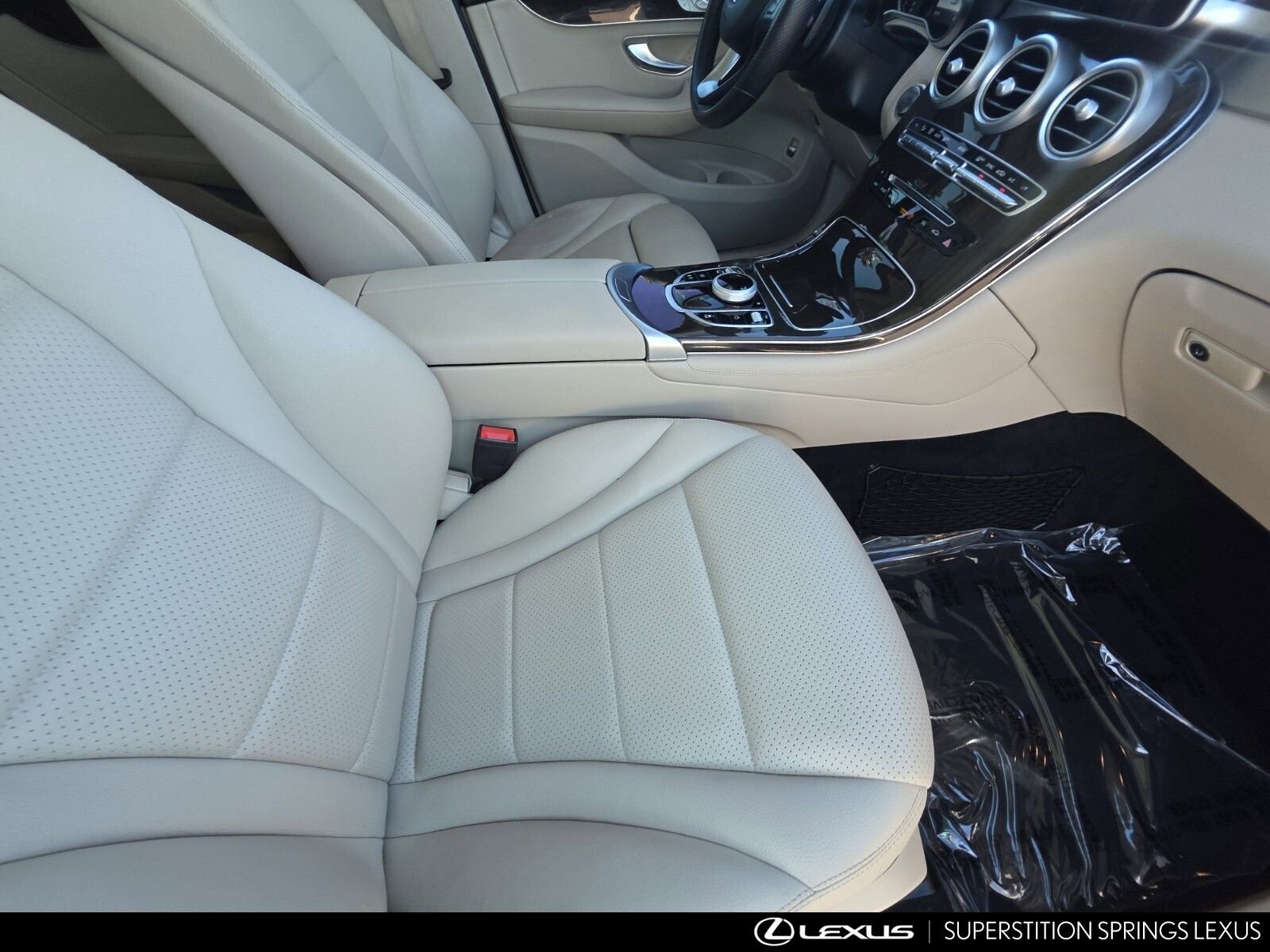 Used 2019 Mercedes-Benz GLC 300 4MATIC image 28