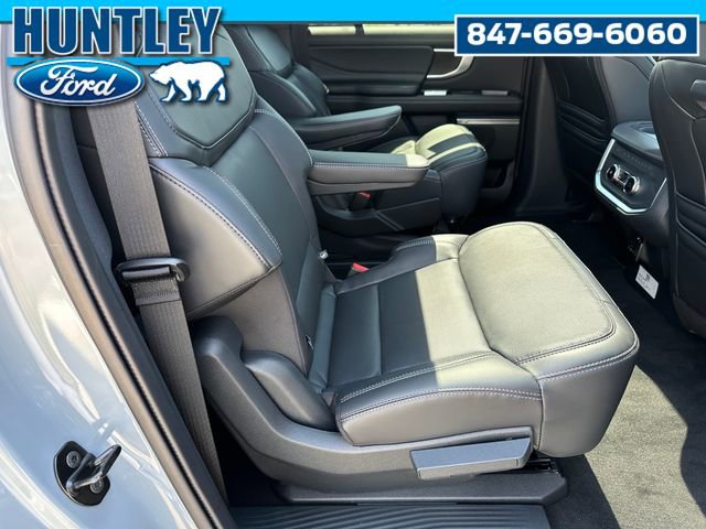 Used 2025 Ford Expedition Max Platinum w/ Stealth Appearance Package image 11