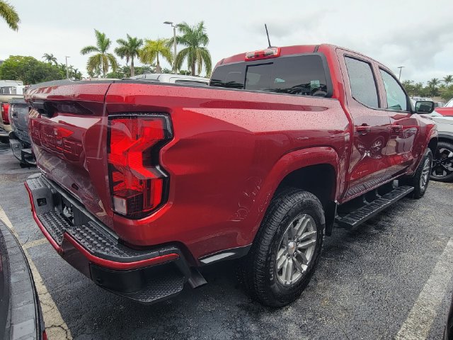 Used 2025 Chevrolet Colorado LT RWD image 3