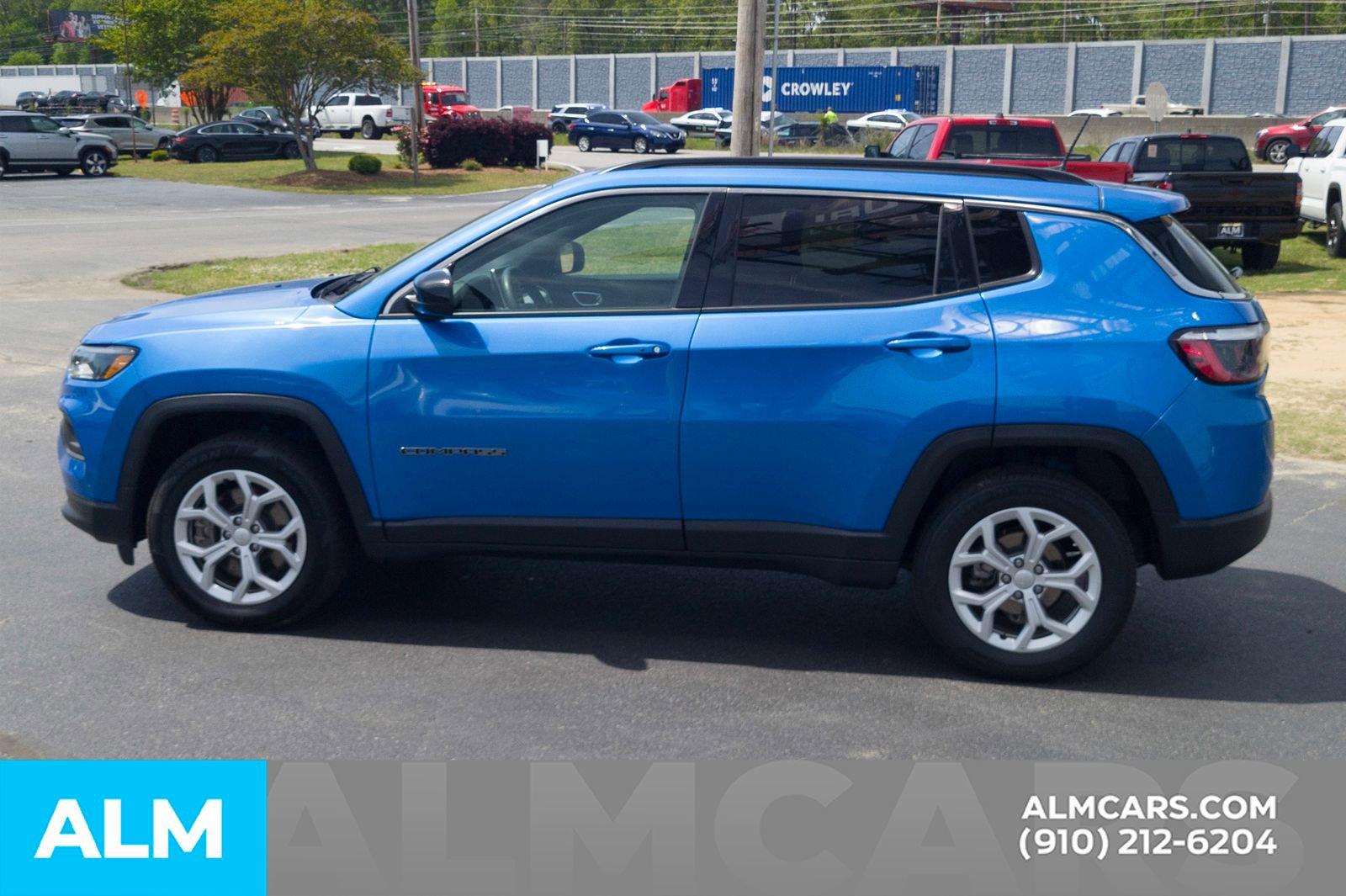 Used 2024 Jeep Compass Latitude AWD/4WD image 11
