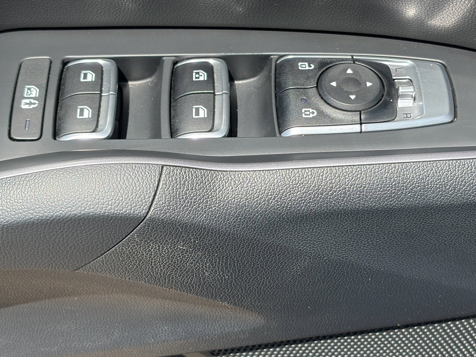 Certified 2023 Kia Sorento EX image 18