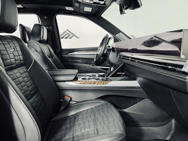 Used 2025 Cadillac Escalade Sport Platinum image 18