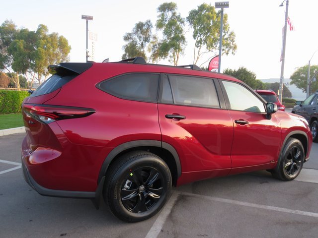 New 2025 Toyota Highlander XLE image 13