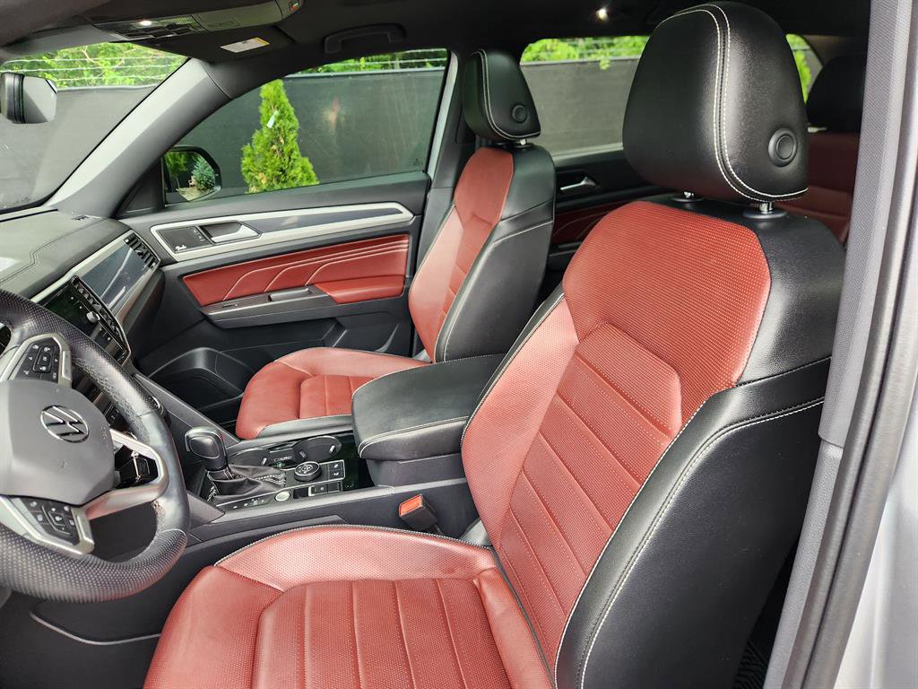 Certified 2022 Volkswagen Atlas Cross Sport SEL Premium R-Line image 31