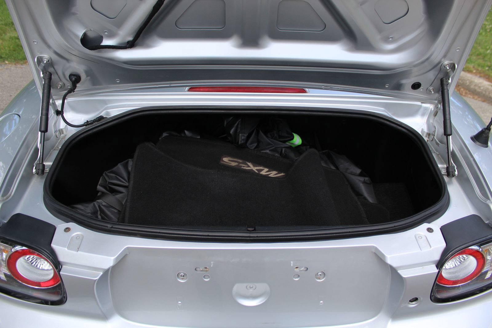 Used 2006 MAZDA MX-5 Miata Touring RWD image 18