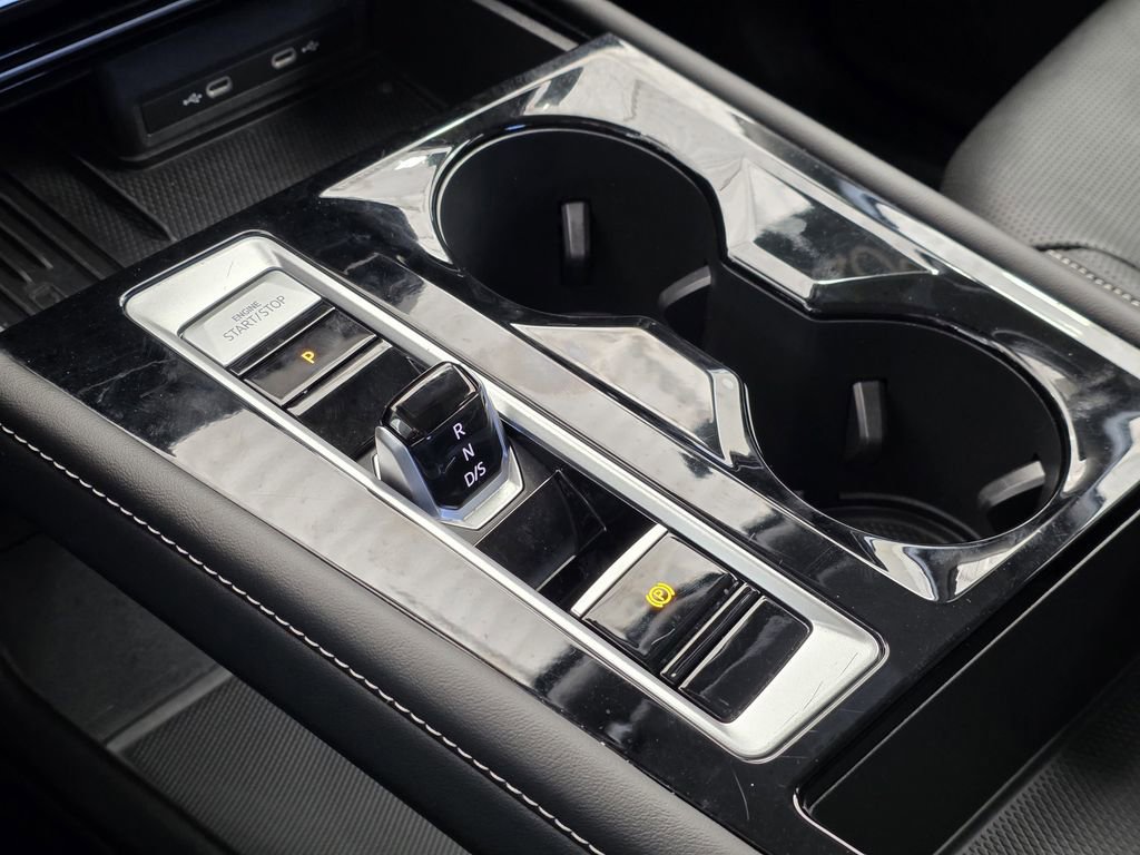 Used 2025 Volkswagen Atlas SEL image 14