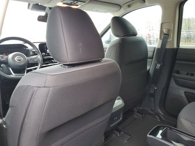 Used 2025 Nissan Pathfinder SV w/ SV Premium Package FWD image 11
