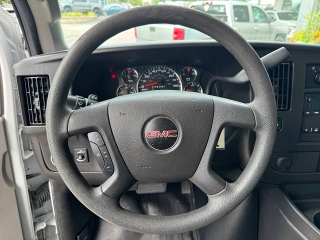Used 2017 GMC Savana 3500 RWD image 7