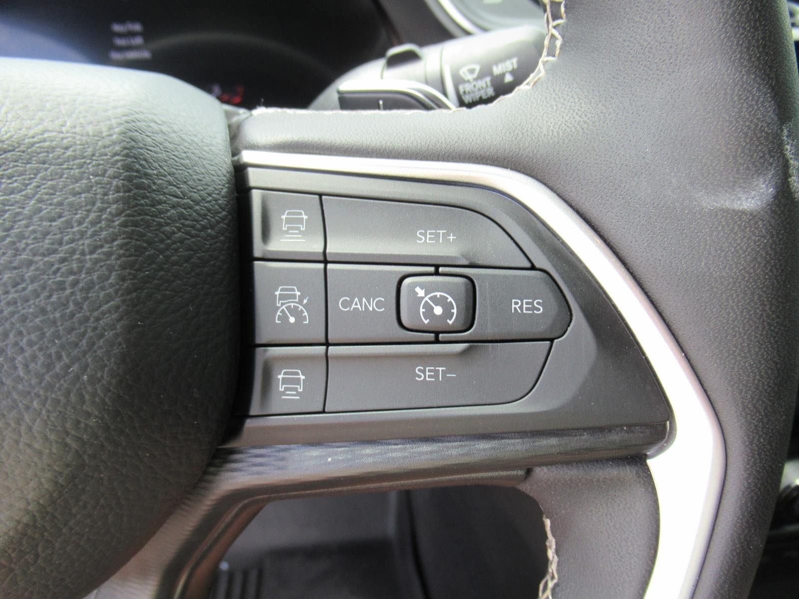 Used 2024 Jeep Grand Cherokee L Laredo AWD/4WD image 24