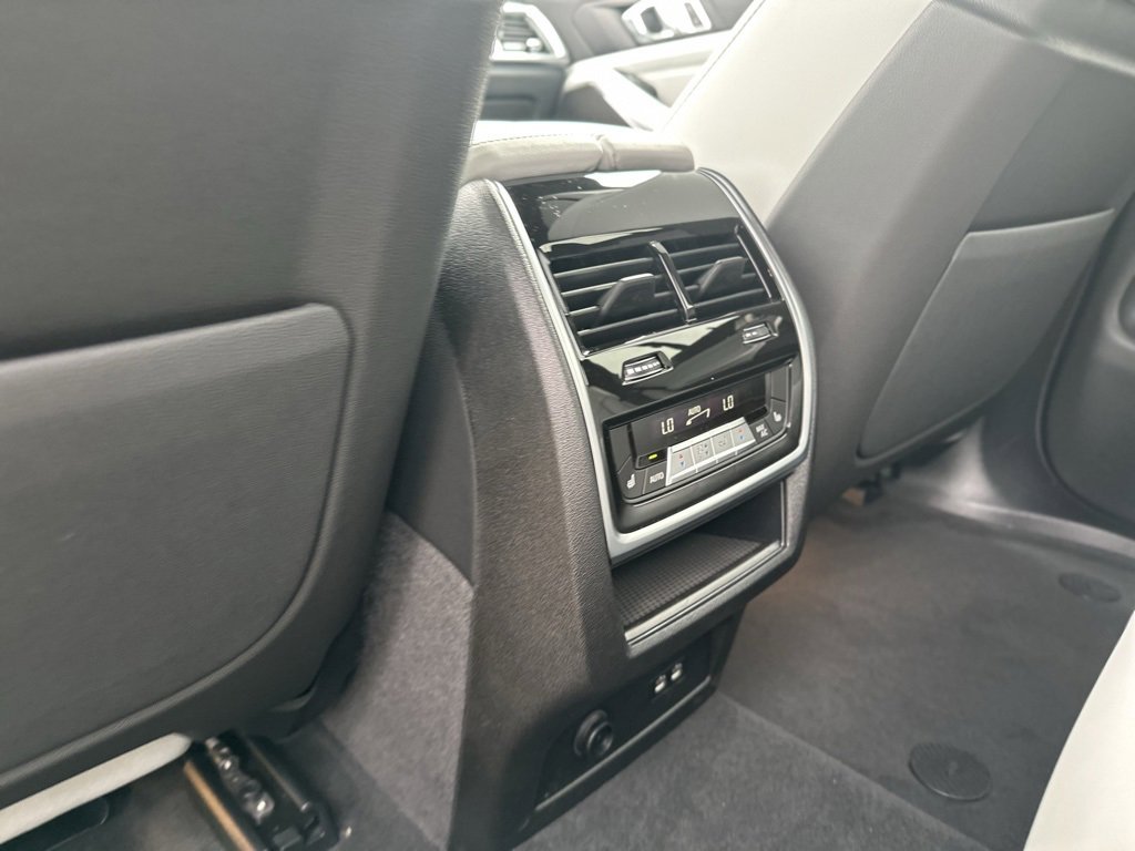 New 2026 BMW X5 M60i image 25