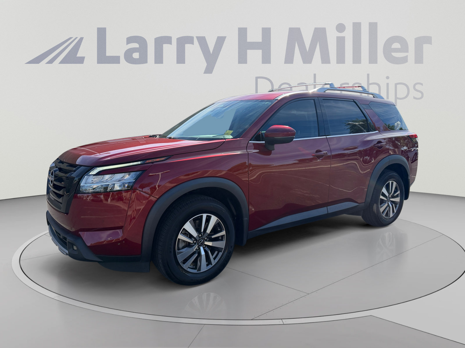 Used 2023 Nissan Pathfinder SL w/ Lighting Package (N92)