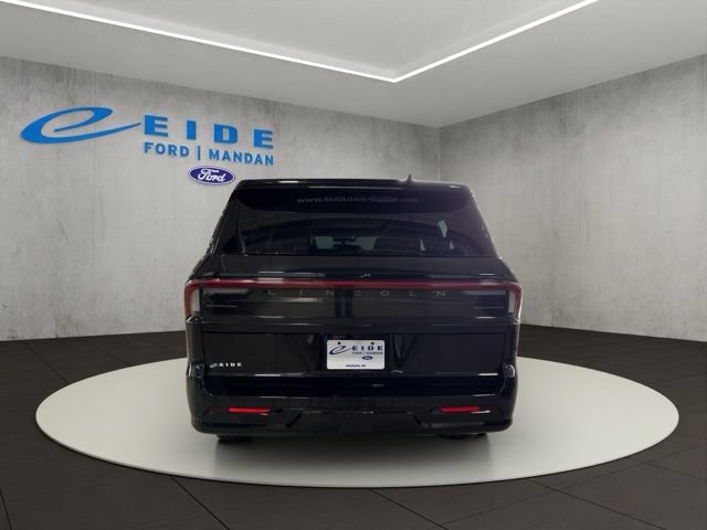 Used 2025 Lincoln Navigator L Reserve AWD/4WD image 14