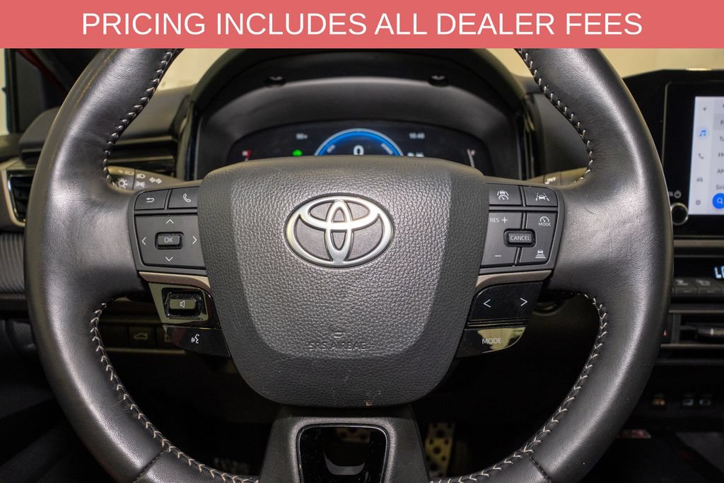 Used 2025 Toyota Camry SE FWD image 18