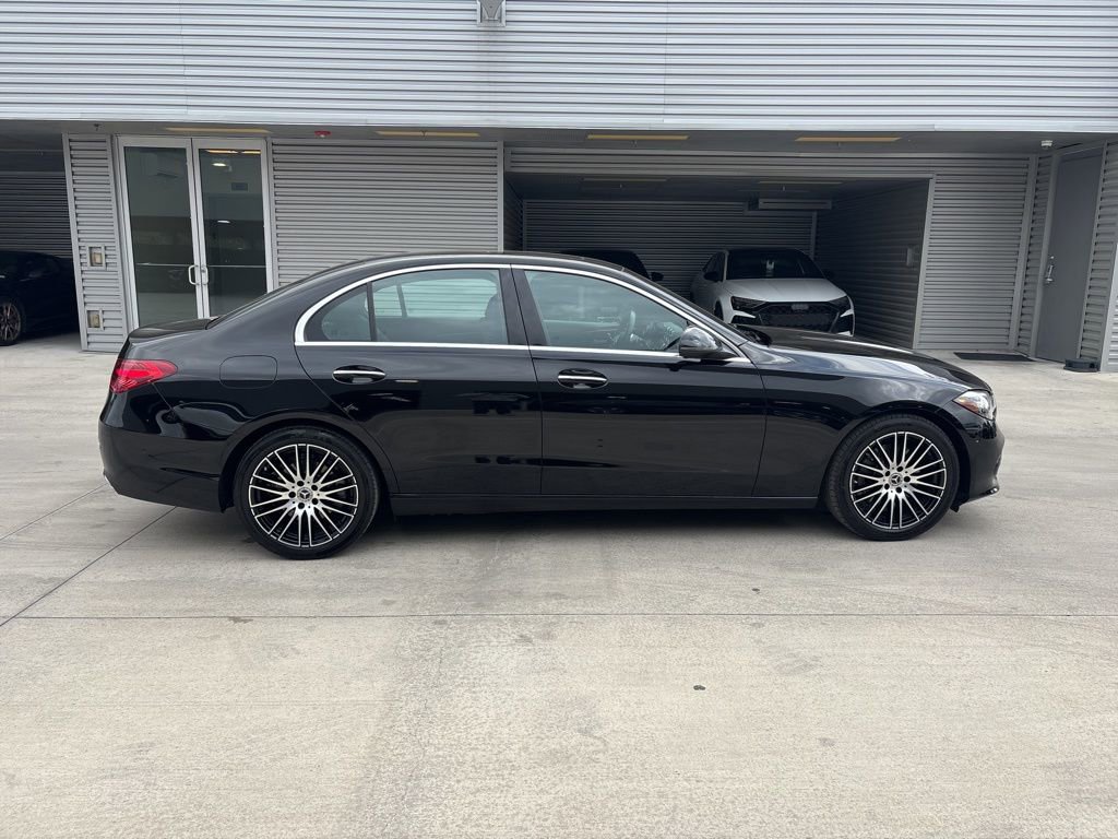 Used 2025 Mercedes-Benz C 300 Sedan image 4