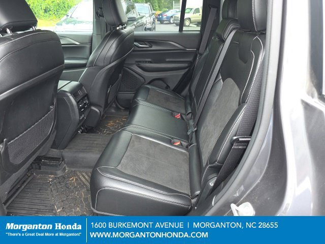 Used 2023 Jeep Grand Cherokee Altitude AWD/4WD image 7