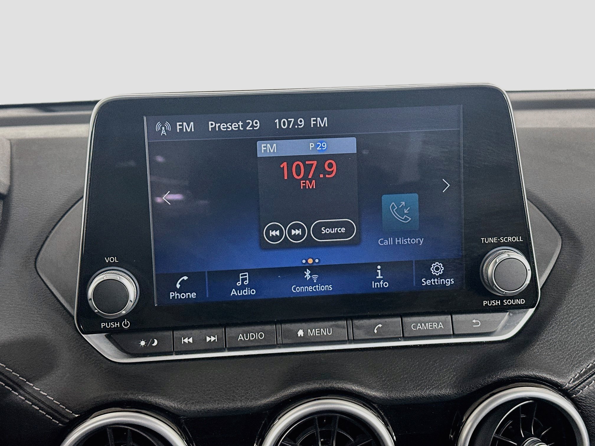Used 2025 Nissan Sentra SV FWD image 19