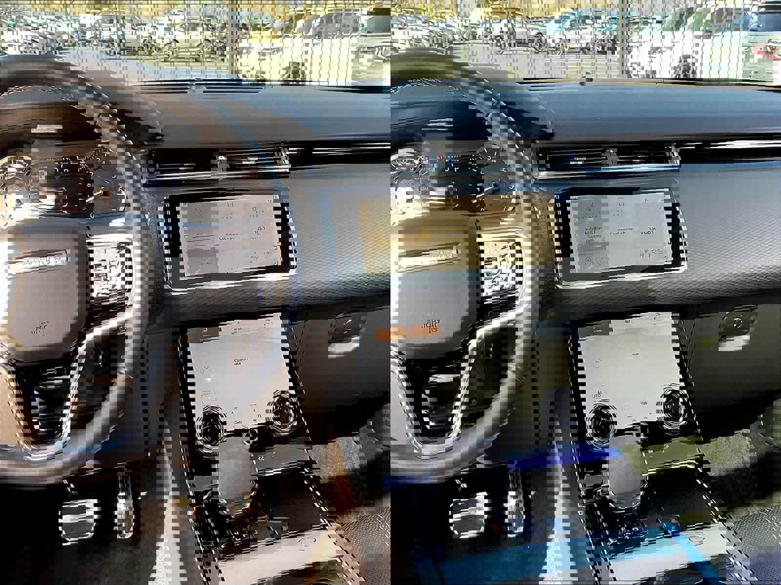 Used 2023 Land Rover Range Rover Velar R-Dynamic S image 7