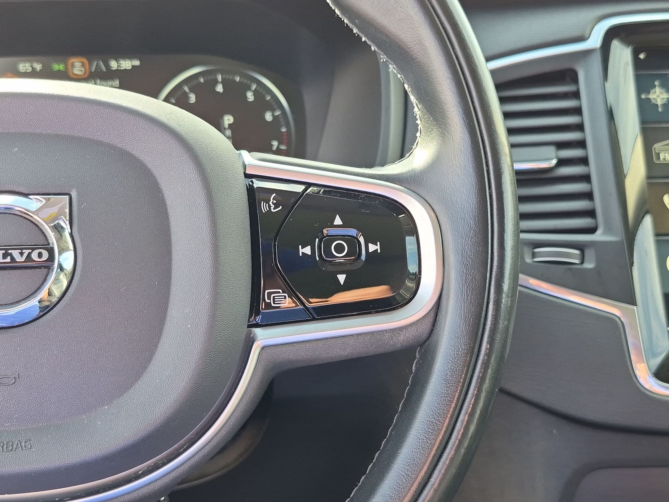 Used 2020 Volvo XC90 T6 Momentum w/ Protection Package Premier AWD/4WD image 19
