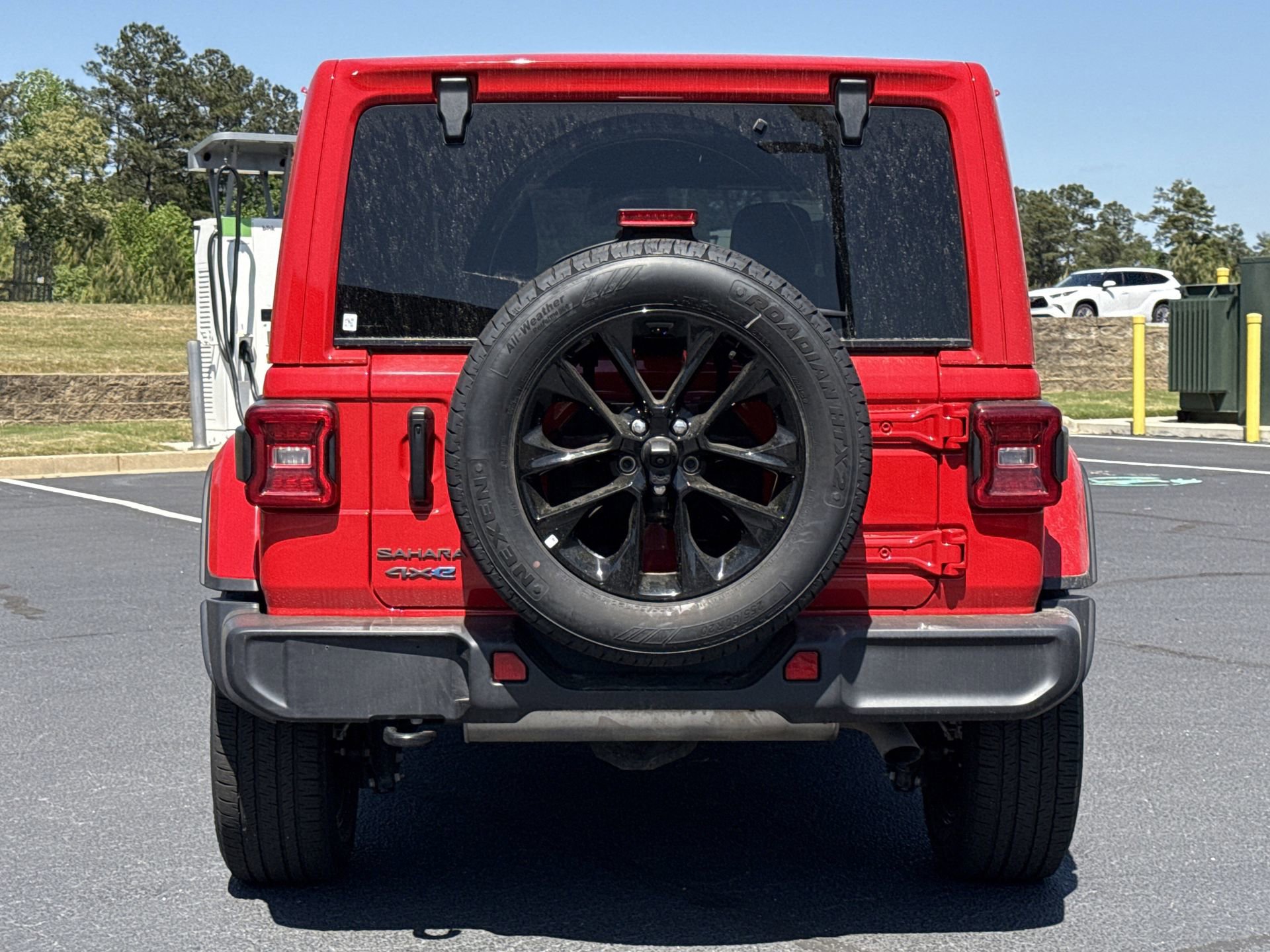 Used 2025 Jeep Wrangler Unlimited Sahara AWD/4WD image 19