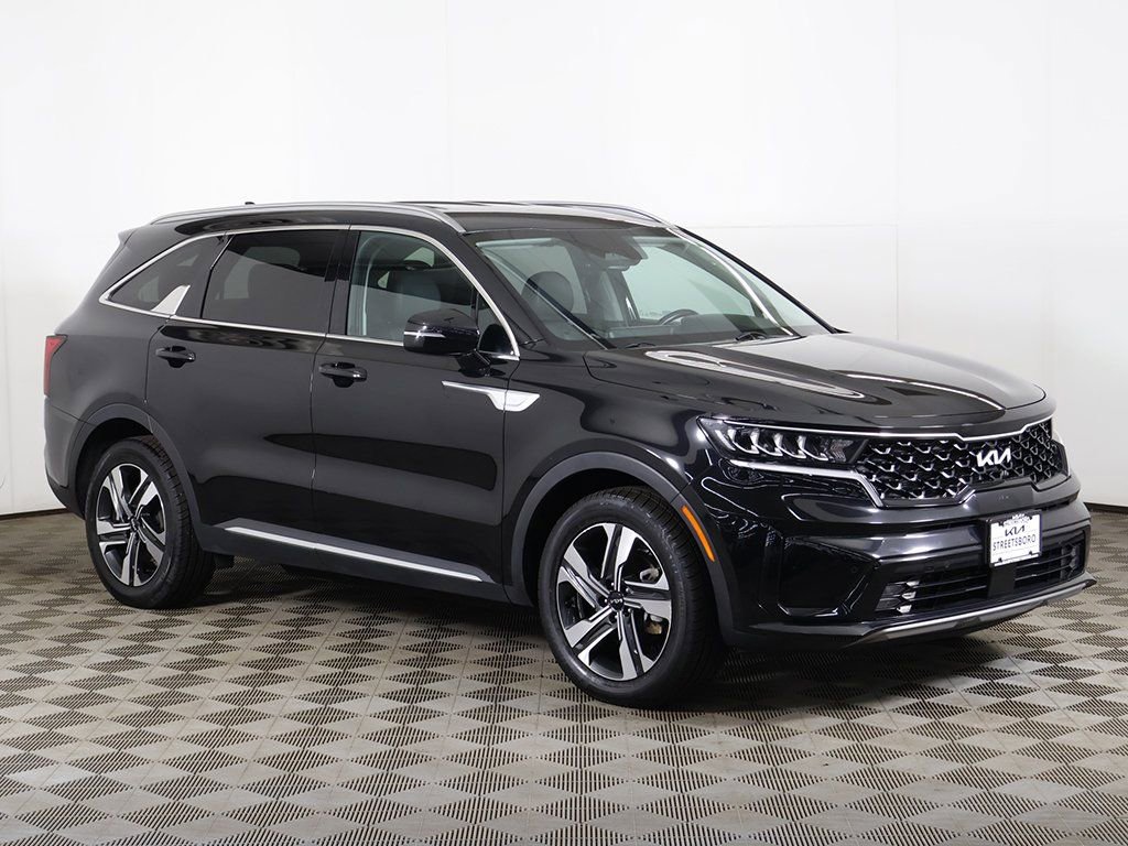 Used 2023 Kia Sorento EX image 2