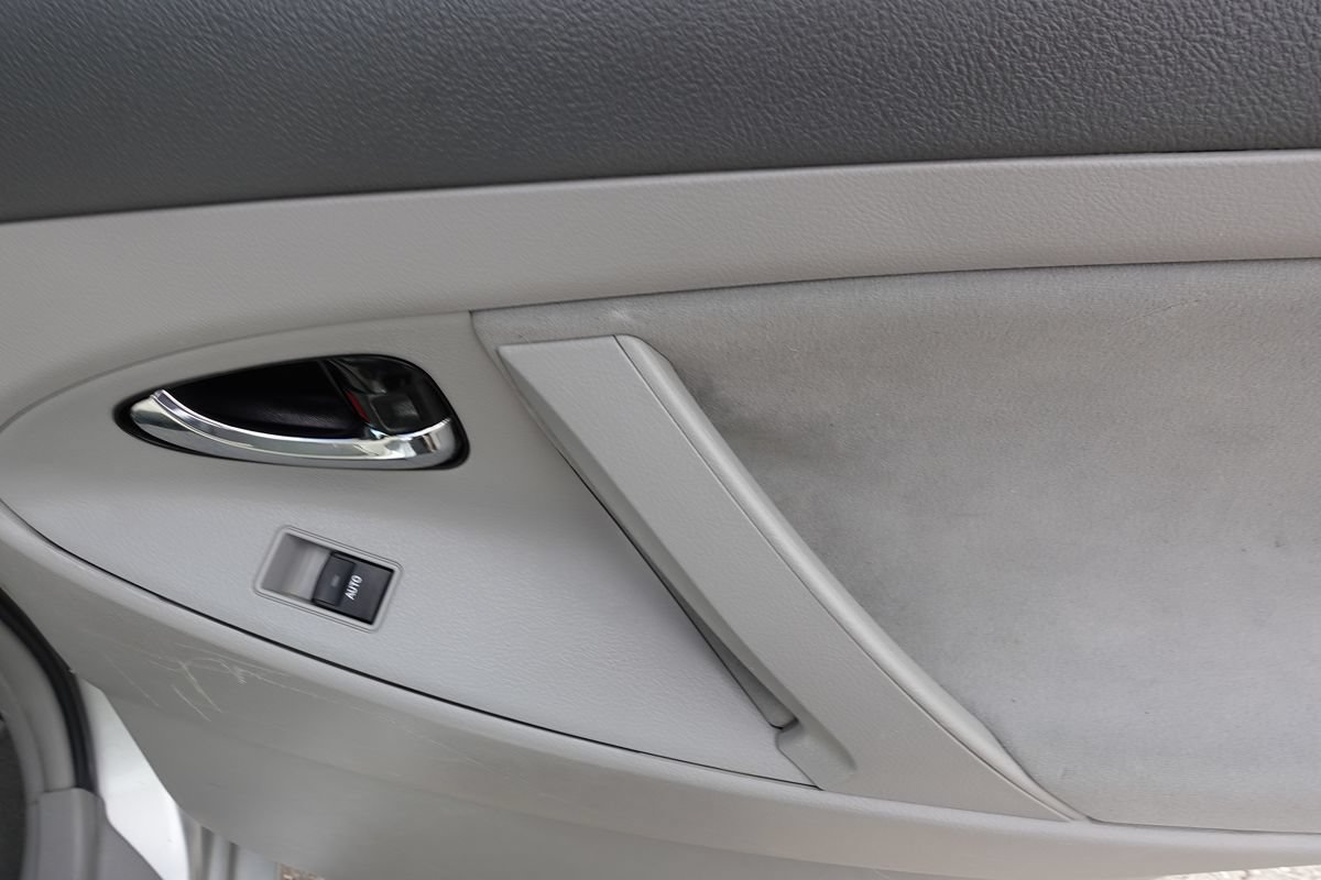 Used 2011 Toyota Camry LE FWD image 22